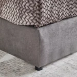 Curvy Chester Queen Upholstered Bed - 140x200 cm