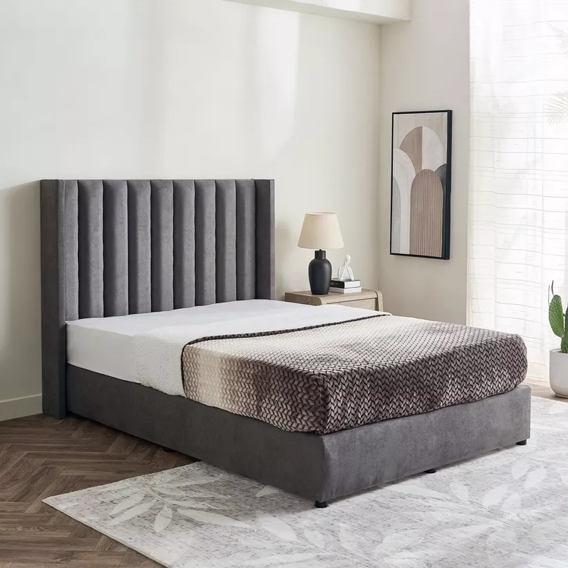 Curvy Clark Upholstered Queen Bed - 140x200 cm - Image 3