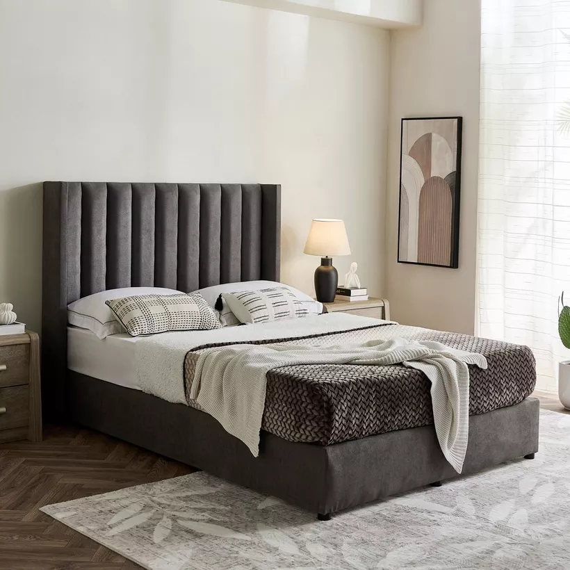 Curvy Clark Upholstered Queen Bed - 140x200 cm - Image 9