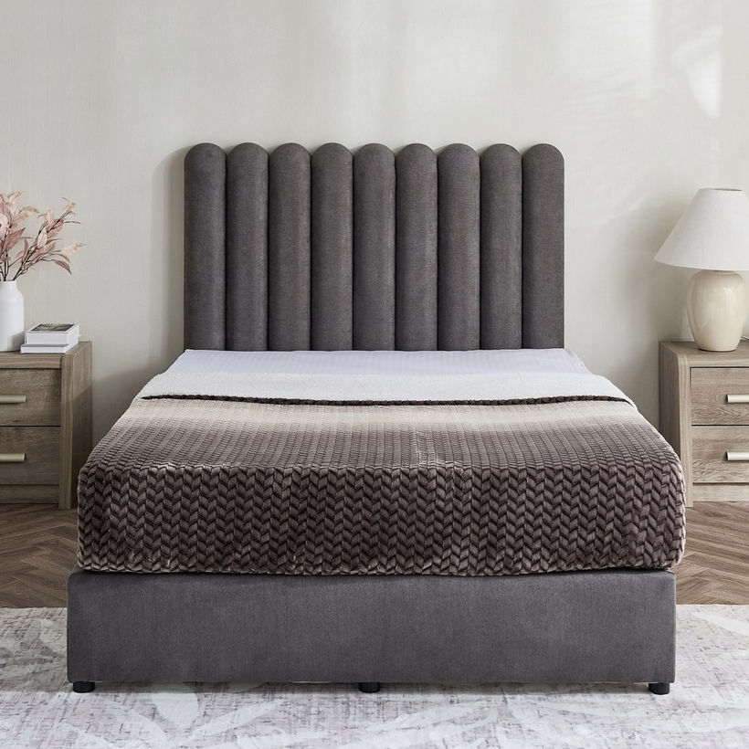 Curvy Haze Upholstered Queen Bed - 140x200 cm - Image 4