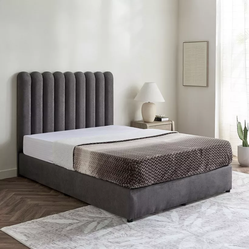 Curvy Haze Upholstered Queen Bed - 160x200 cm - Image 3