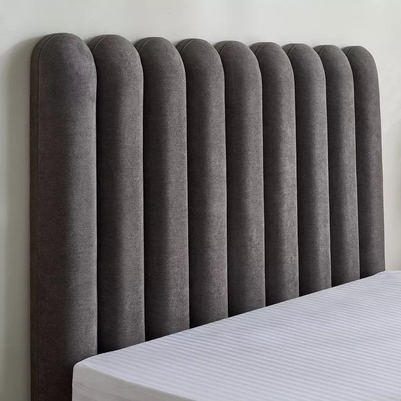 Curvy Haze Upholstered Queen Bed - 160x200 cm - Image 6