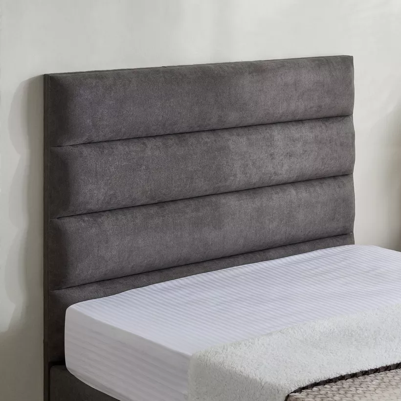 Curvy Linear Upholstered Queen Bed - 140x200 cm - Image 5