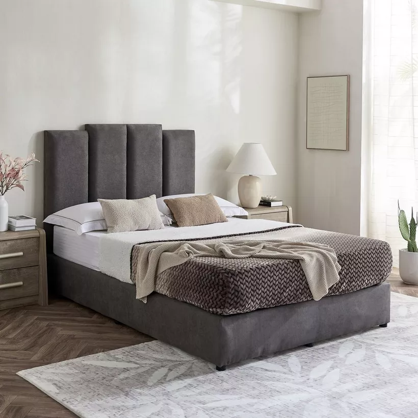 Curvy Riston Upholstered Queen Bed - 140x200 cm - Image 9