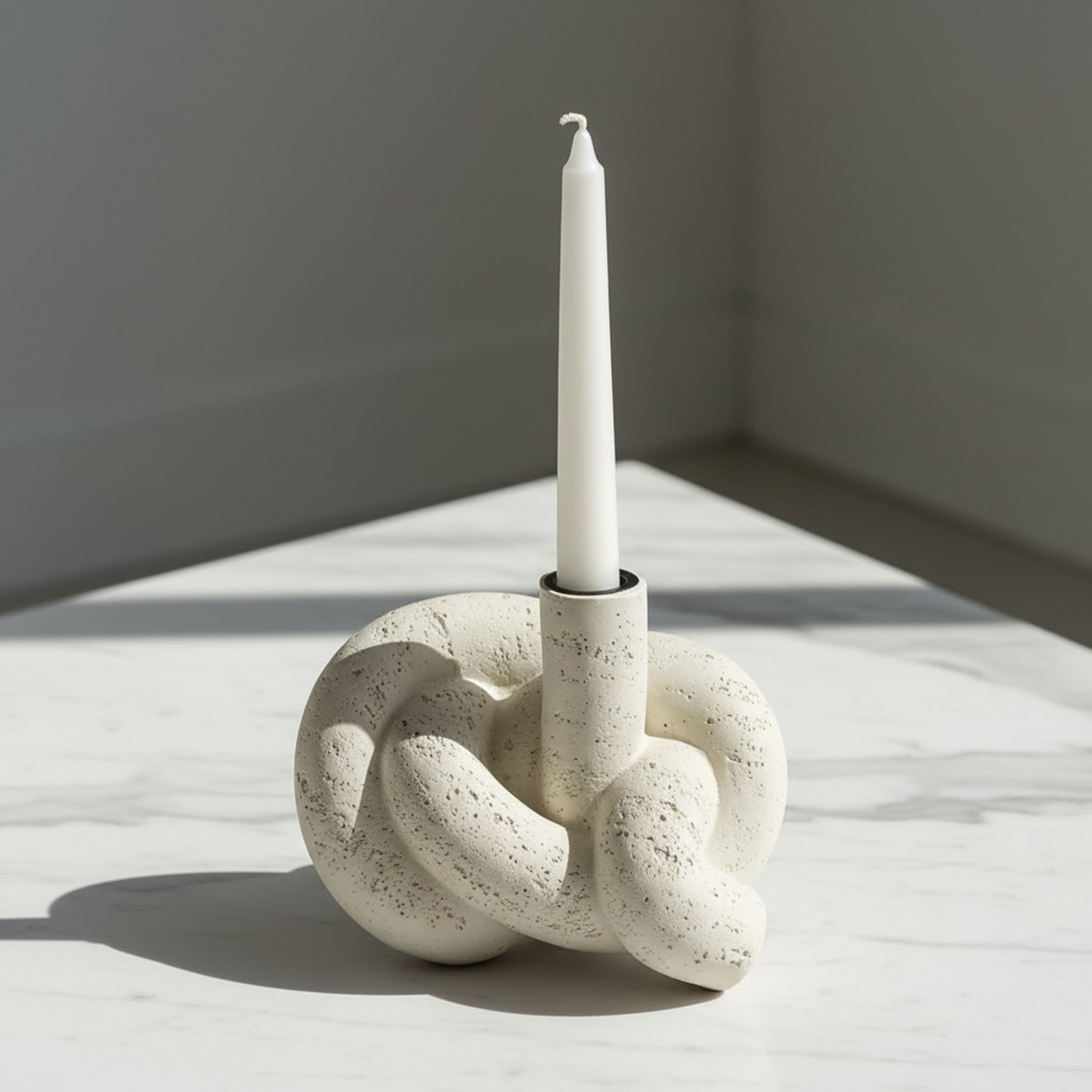 Whyton Saga Decor Polyresin Taper Candleholder - 16x10x12.5 cm