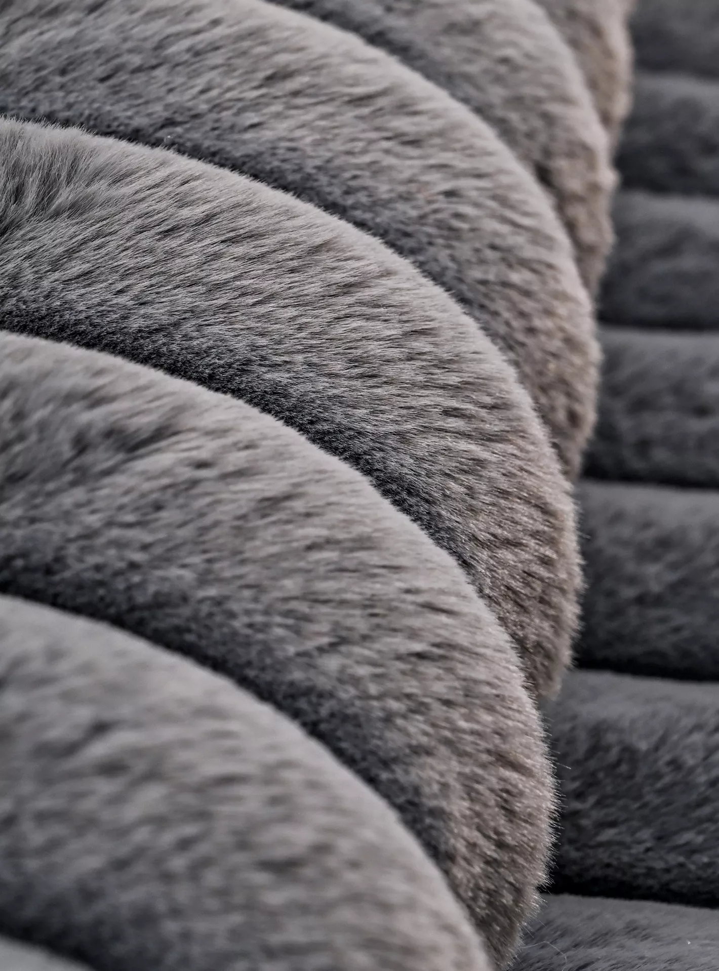 Vertica 3D Linear Strip Rabbit Fur Rug - 160x230 cm - Image 2