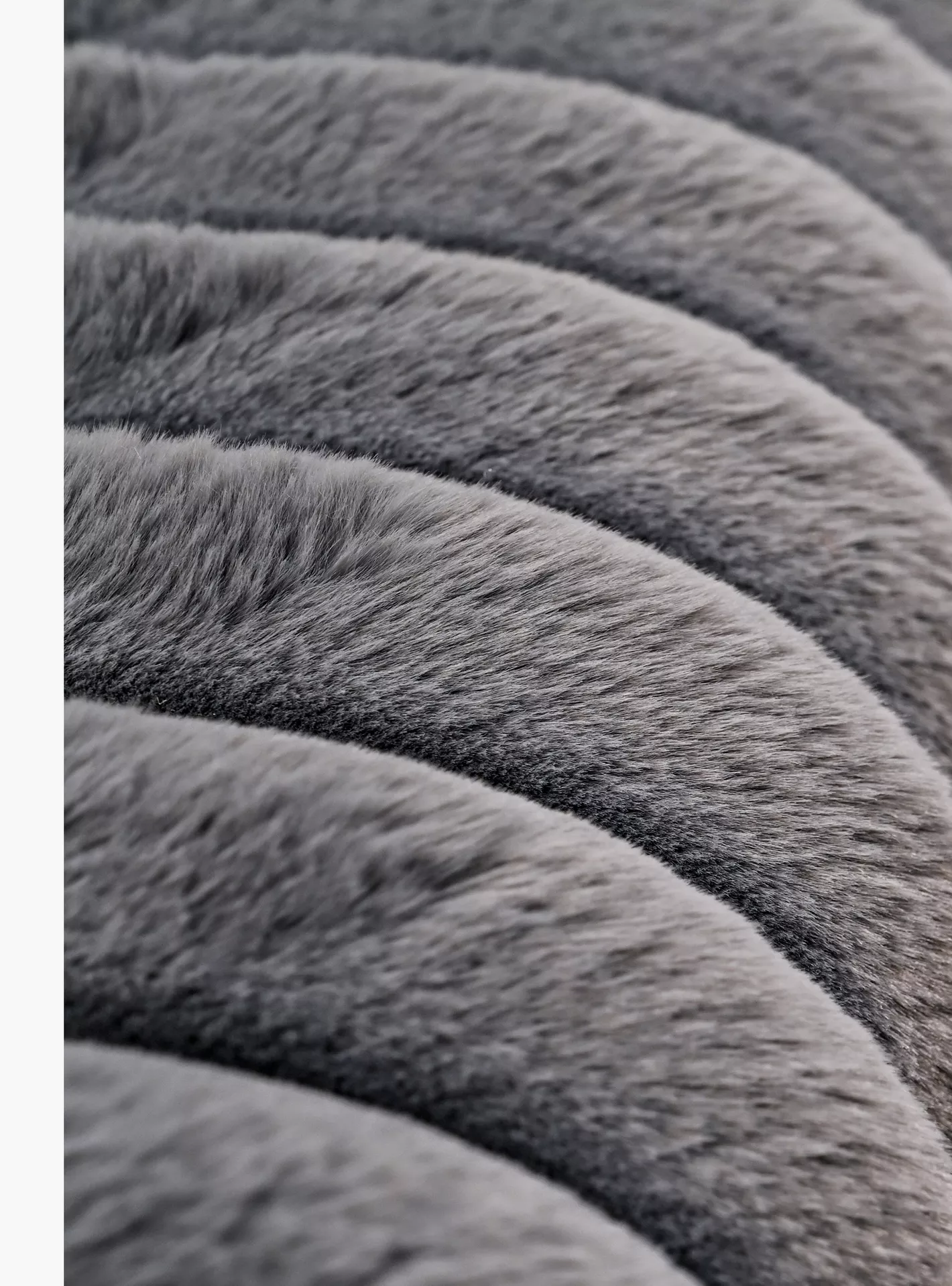 Vertica 3D Linear Strip Rabbit Fur Rug - 200x300 cm - Image 2