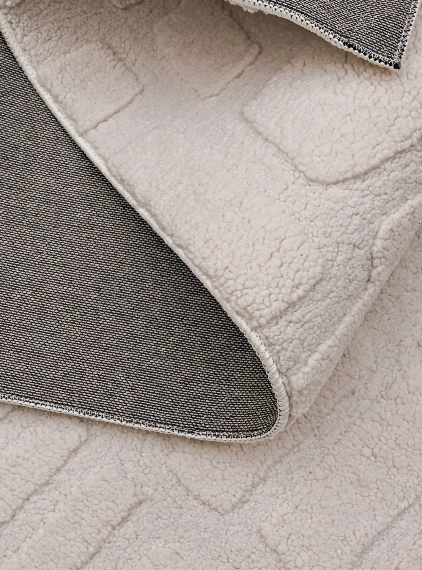 Abstra 3D Jacquard Fur Rug - 300x200 cm - Image 4