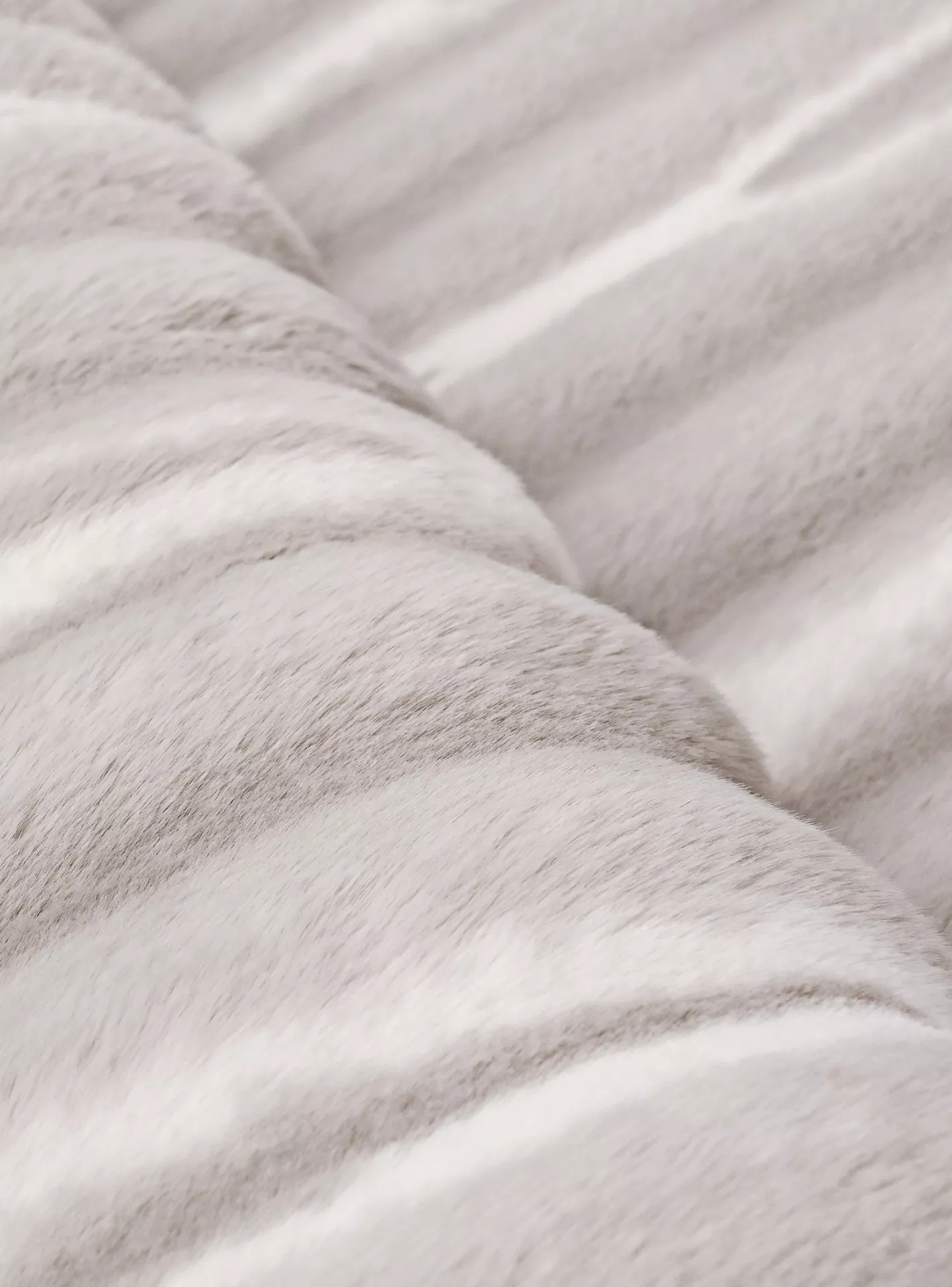 Plush Shibori Tie Dyed Rabbit Fur Rug - 230x160 cm - Image 2