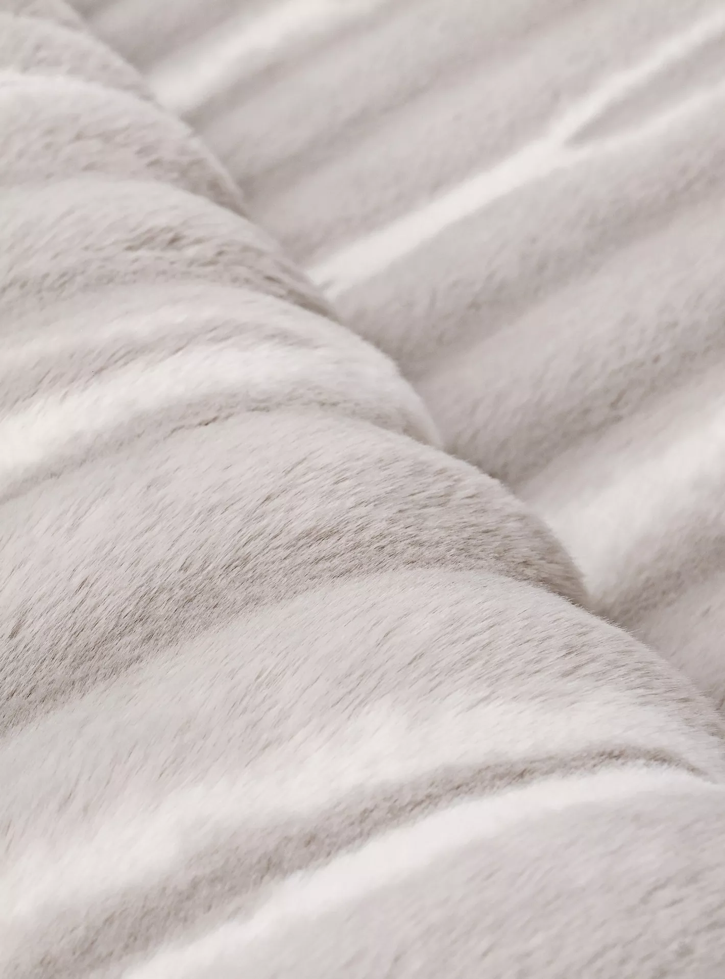 Plush Shibori Tie Dyed Rabbit Fur Rug - 300x200 cm - Image 2