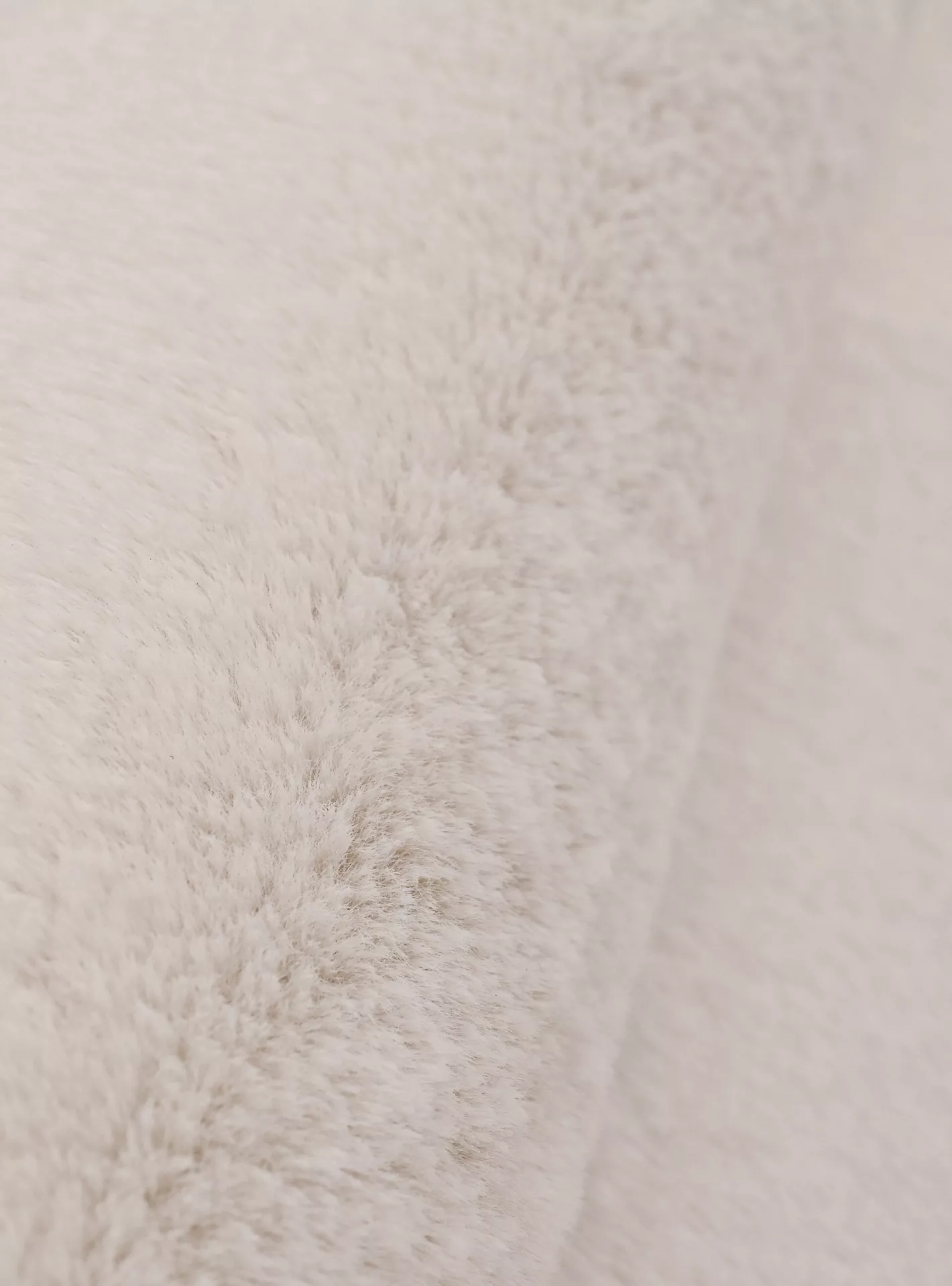 Faux Rabbit Rug - 230x160 cm - Image 2