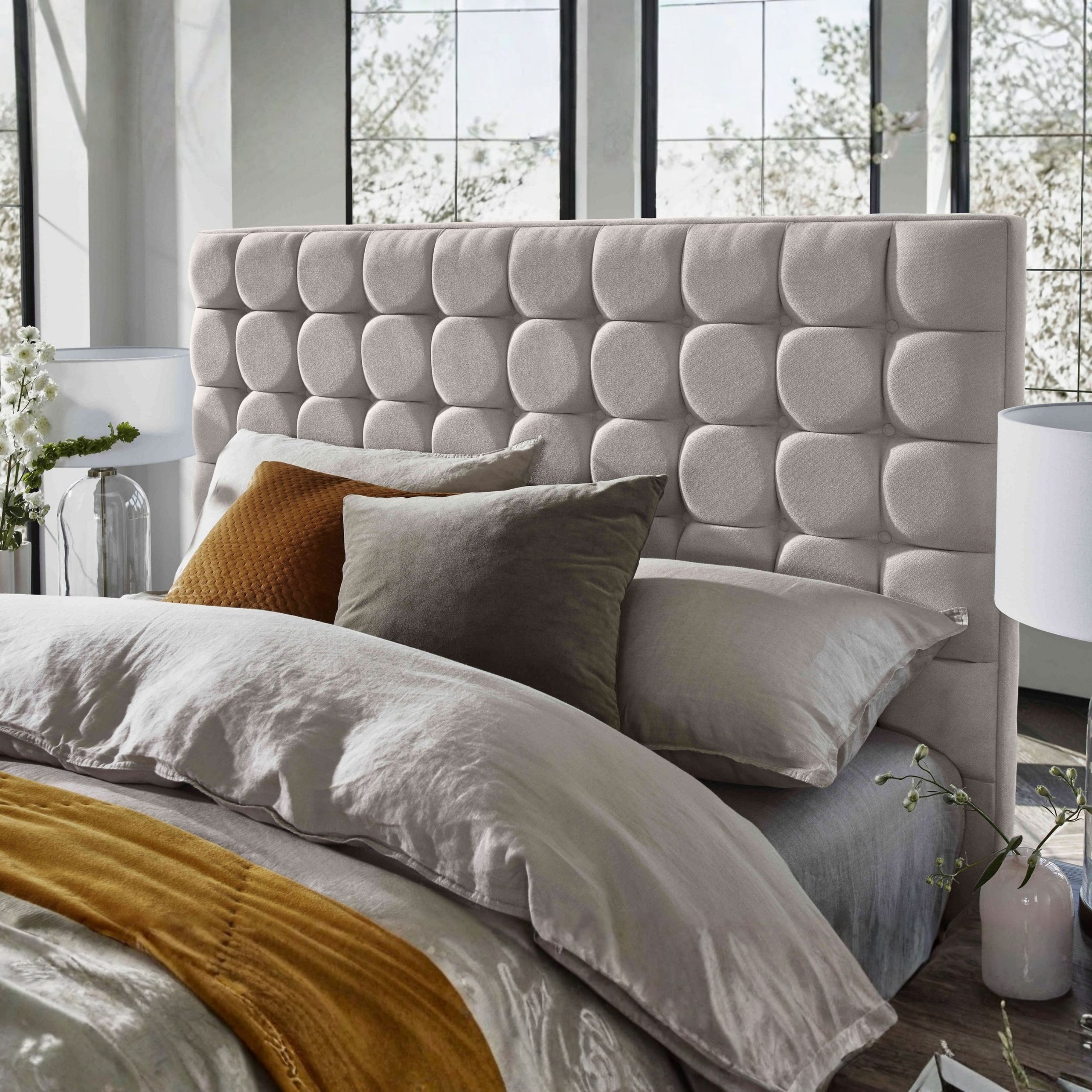 Cascade Cloud Tufted Upholstered King Size Bed (180 X 200 CM) Beige Color - Image 2