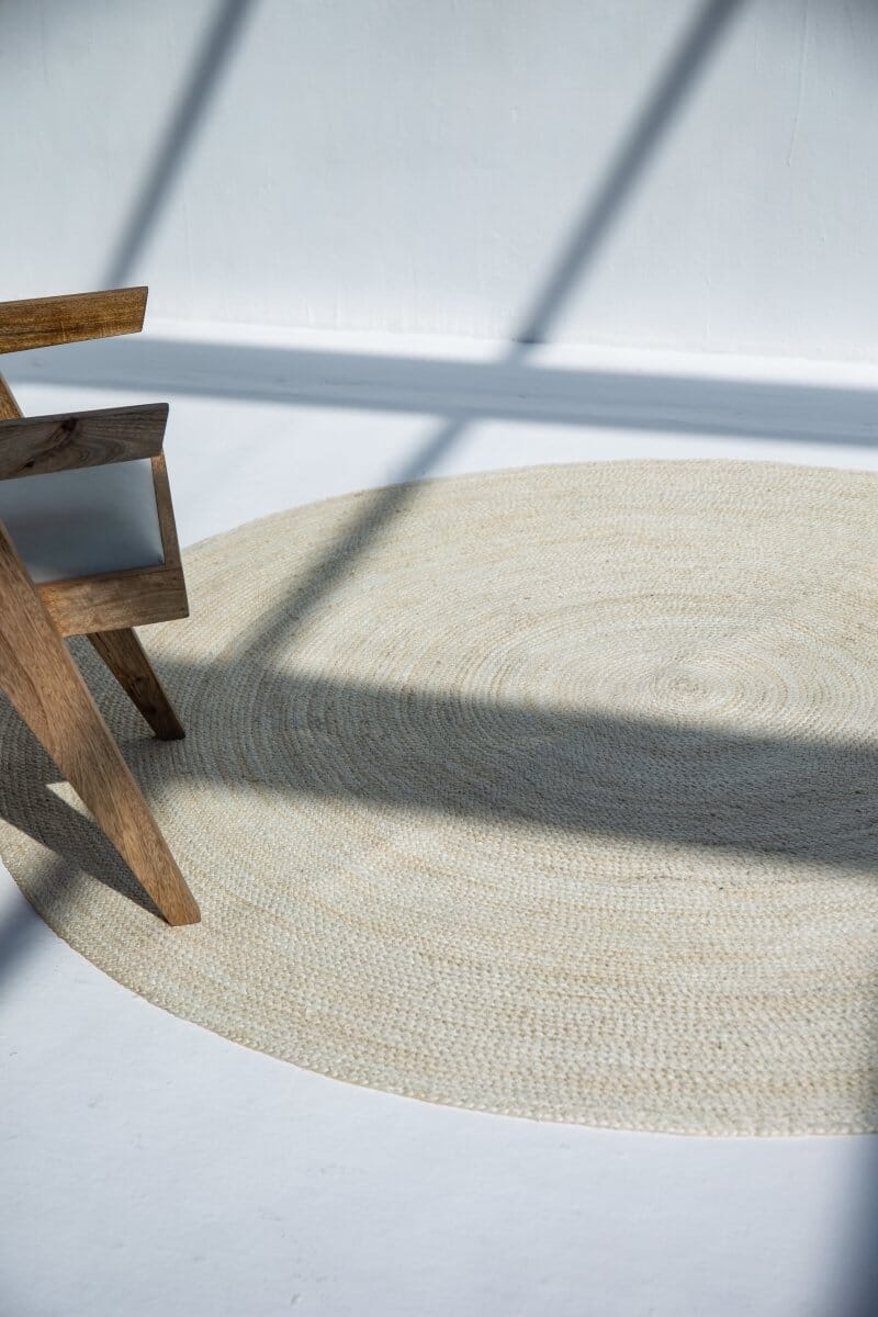 Pure Aura - Off-White Braided Round Rug - Image 3