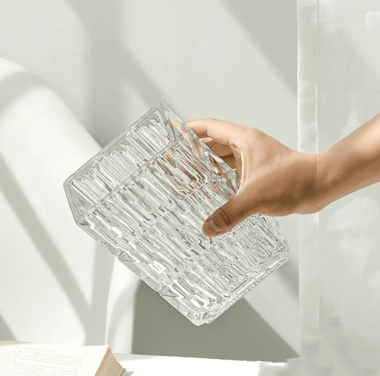 Transparent Glass Rectangle Vase - Image 3