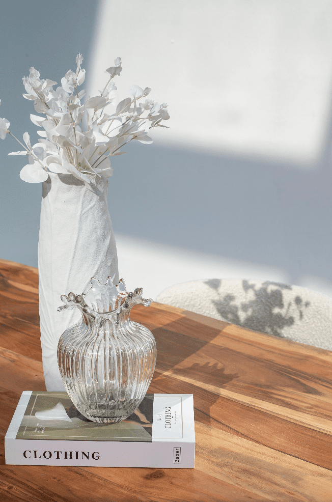 Leaf Shaped White Ceramic Vase - Image 3