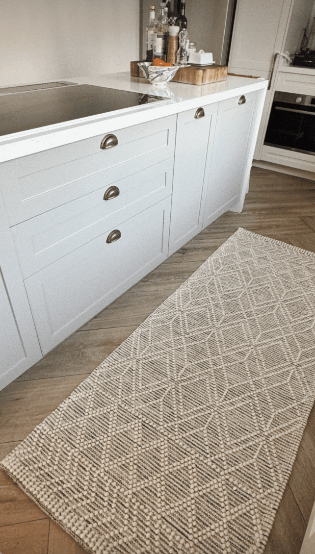 Diamond Radiance - Natural White Woven Diamond Patterned Runner Rug - Image 4