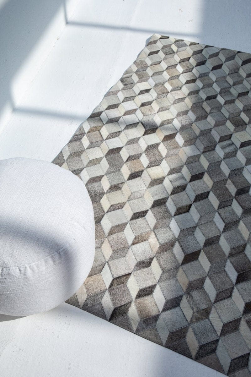Chromatic Grey Horizon - Leather Rug