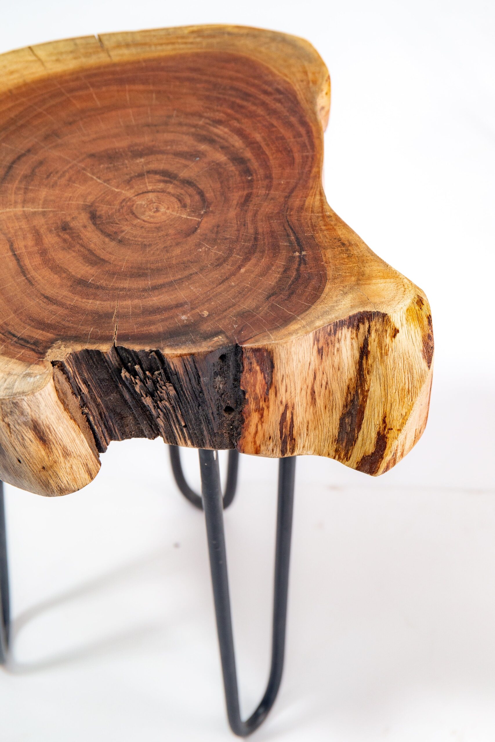 Serel Tree Stump Side Table with Hairpin Legs - Image 6
