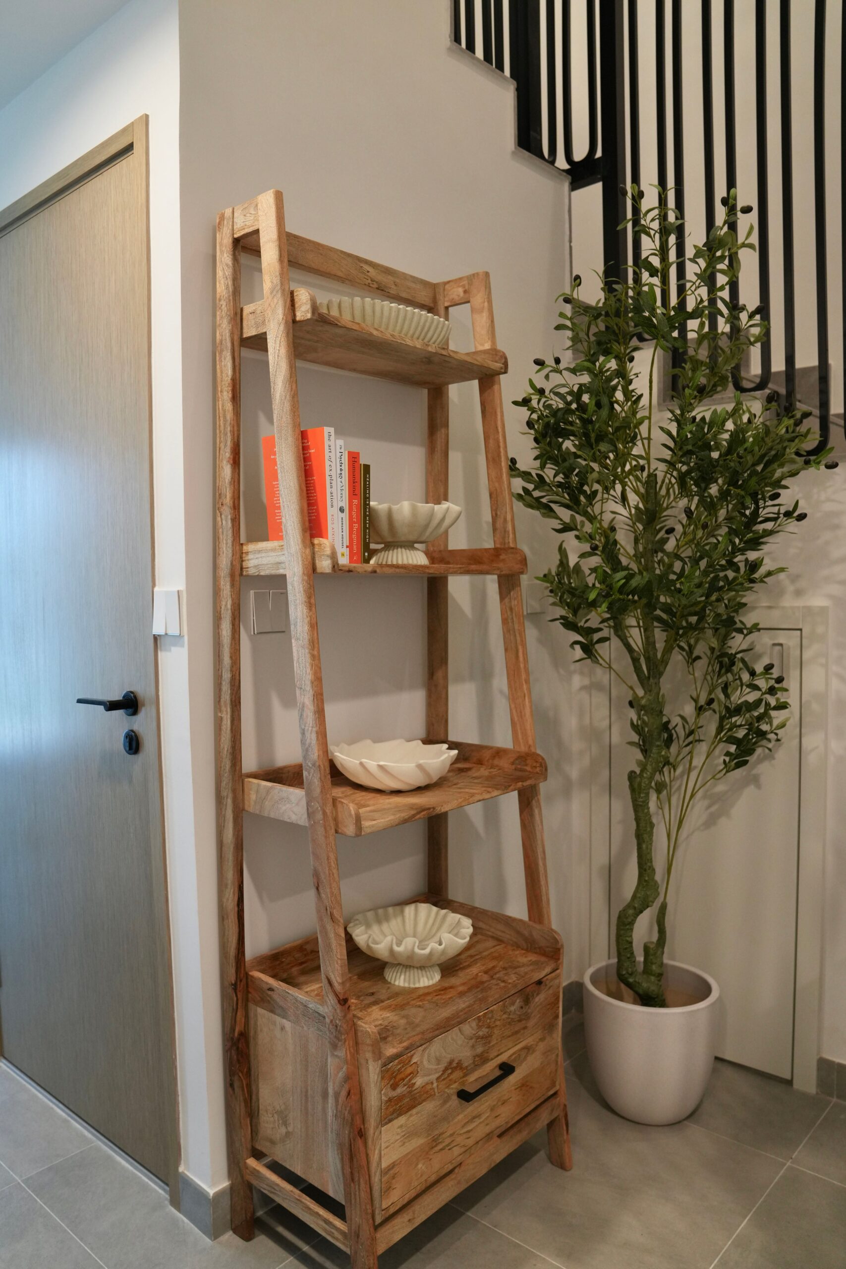Bronwen Wooden Ladder Shelf - Image 7