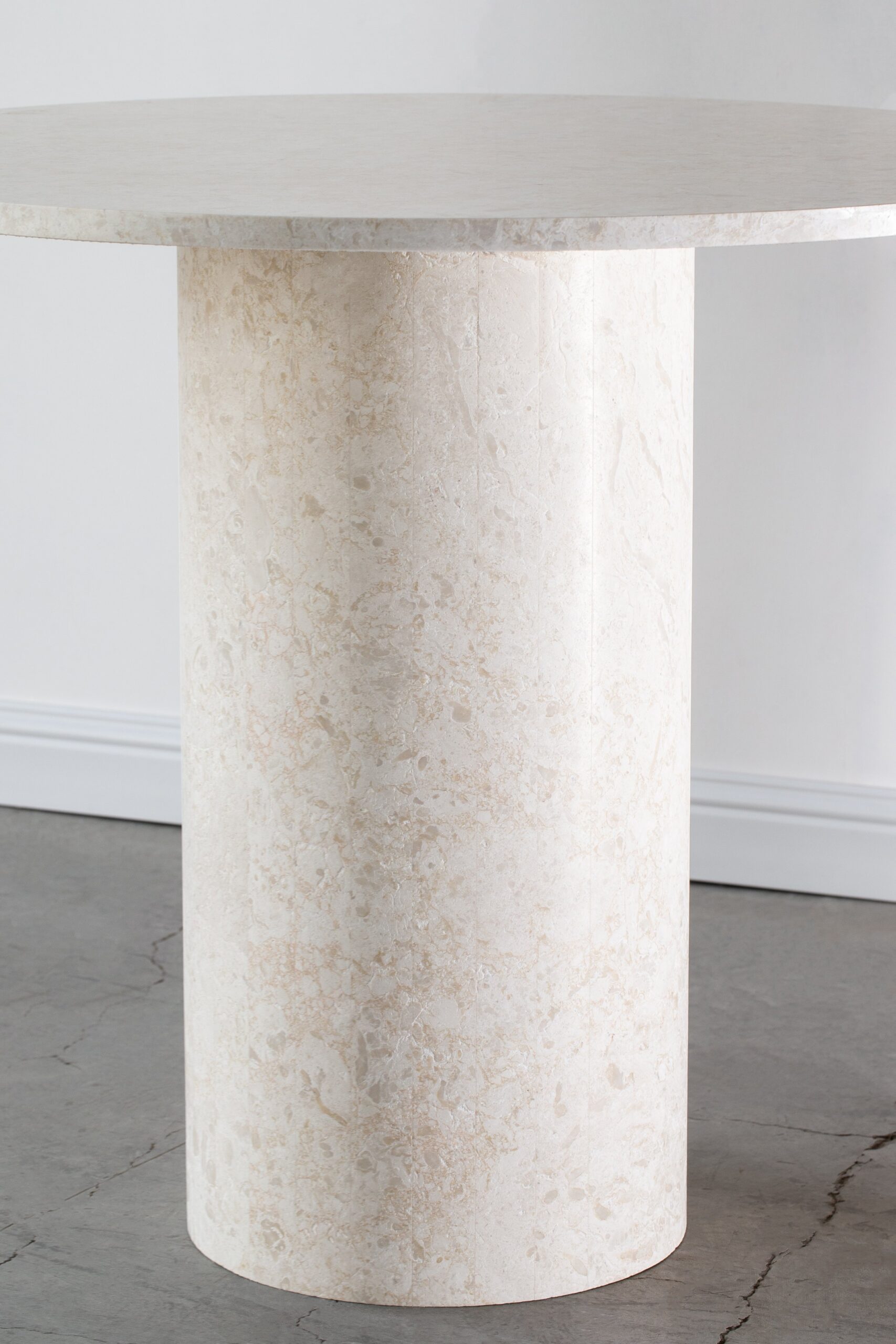 Pelagia Oryx Marble Round Dining Table - Image 3