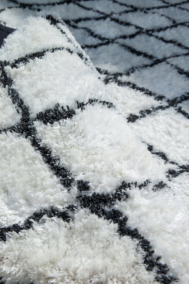 Criss Cross White & Black Fluffy Shaggy Rug (200x300 CM) - Image 2
