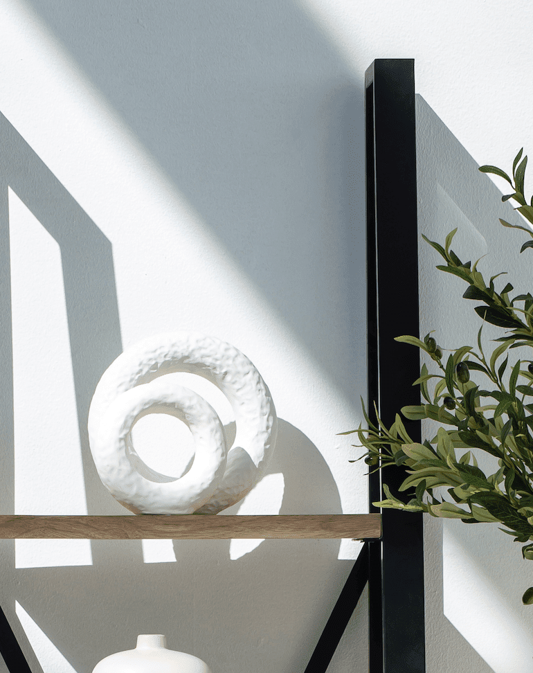 Round Donut Shape White Ceramic Vase (Set of 2) - Image 3