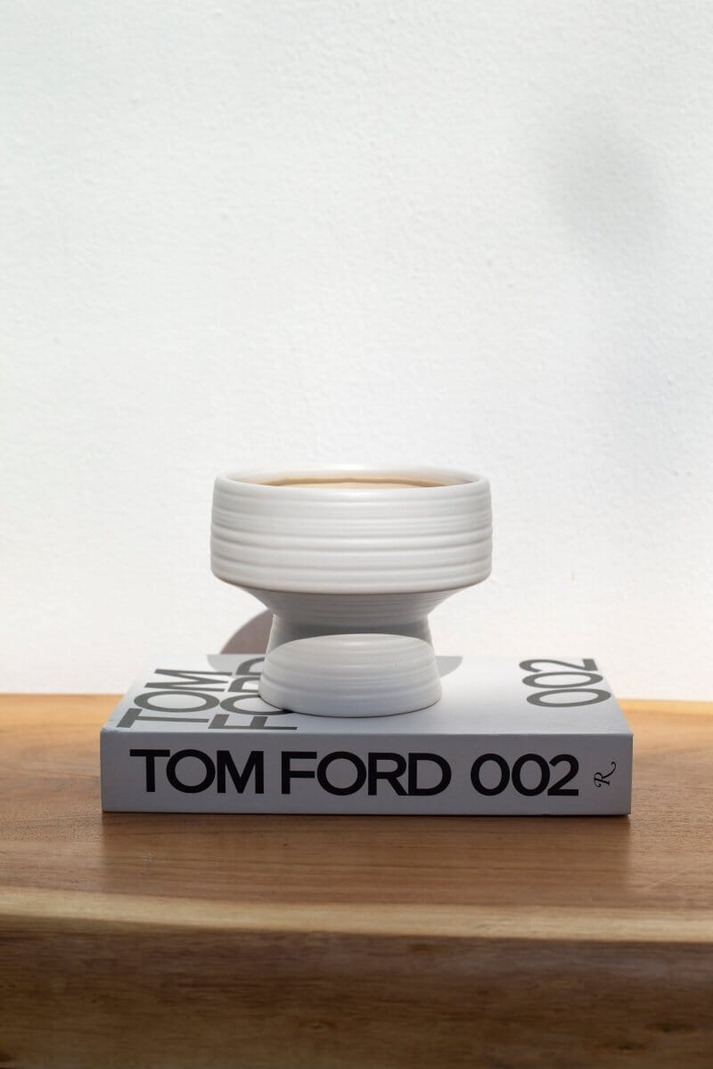 White Plate Ceramic Vase - Image 4