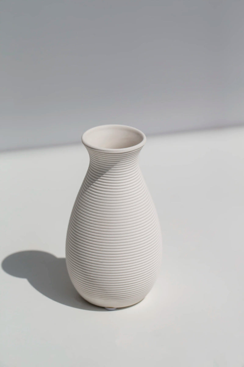 Mini Serene Curved Vase - Image 3