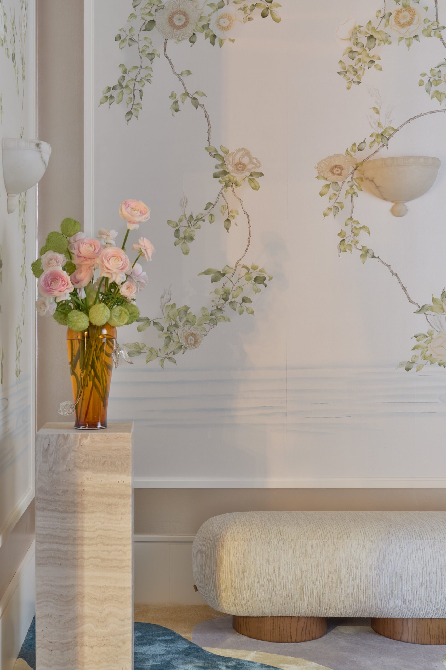 Zelda White Travertine Plinth - Image 4