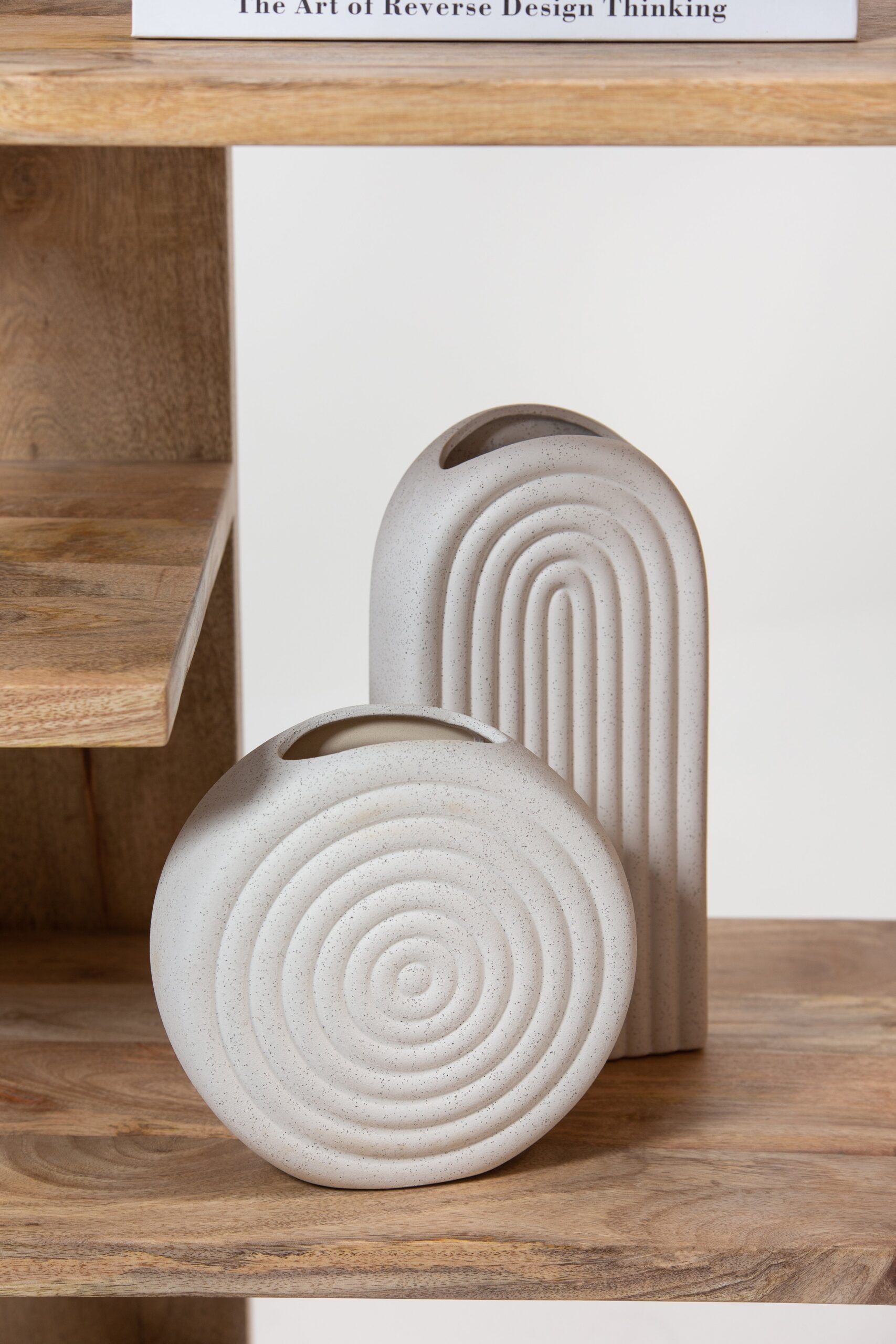 Shellwave Ceramic Vase - Image 3