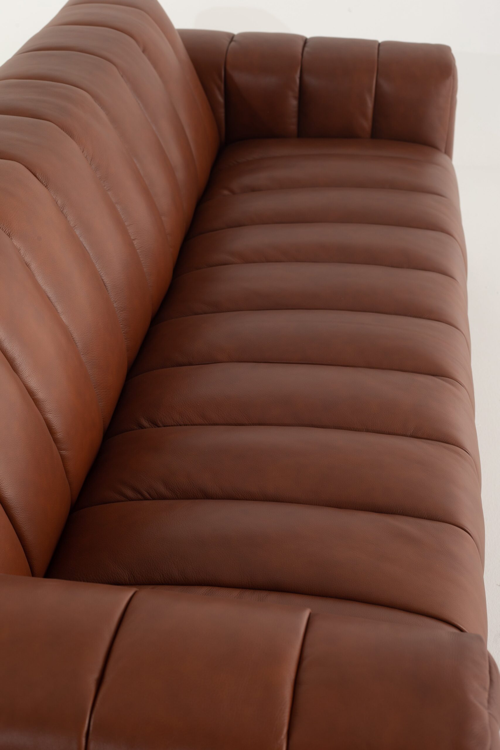 Praskovya Leather Sofa - Image 3