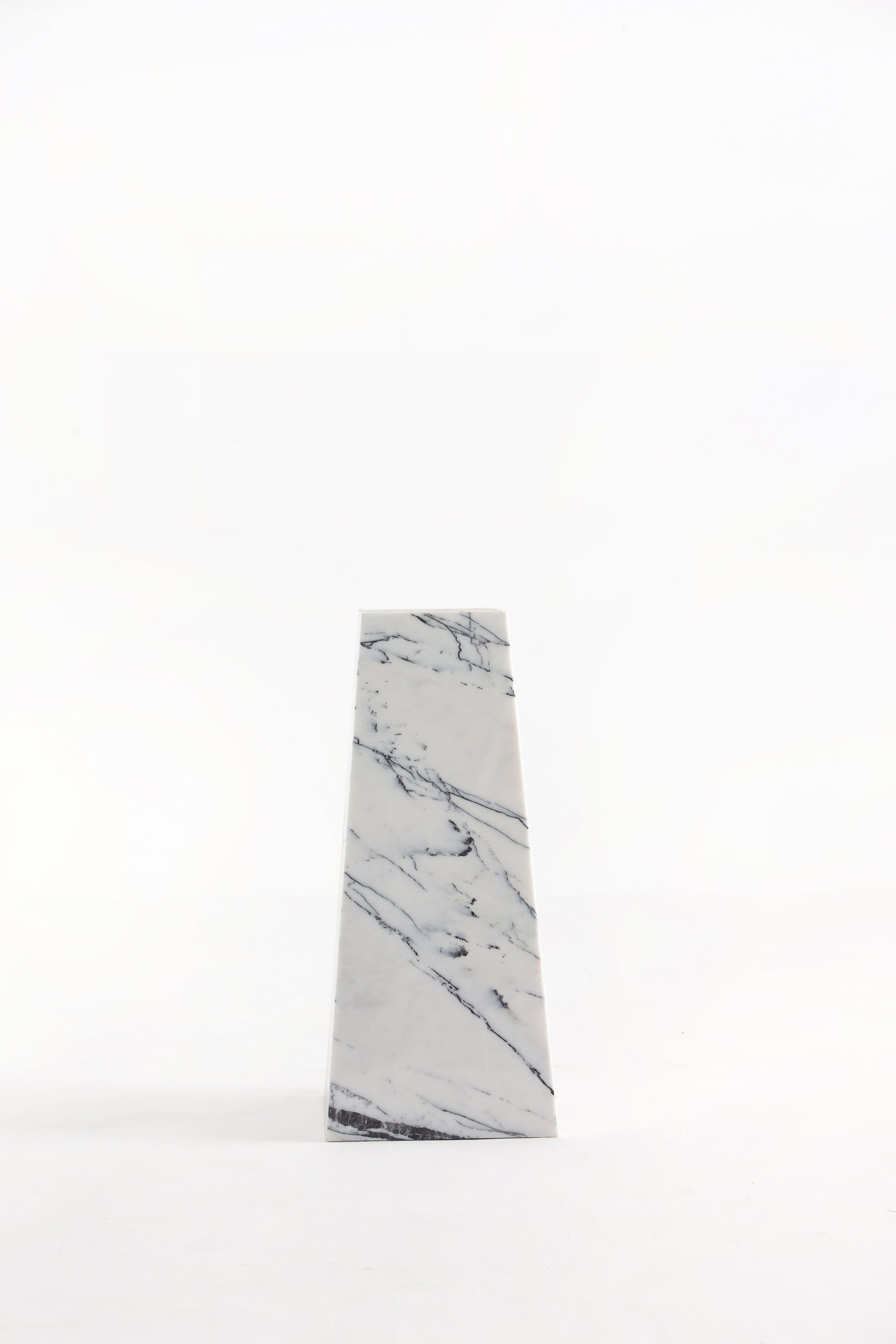 Kirana Lilac Marble Pyramid Plinth - Image 2