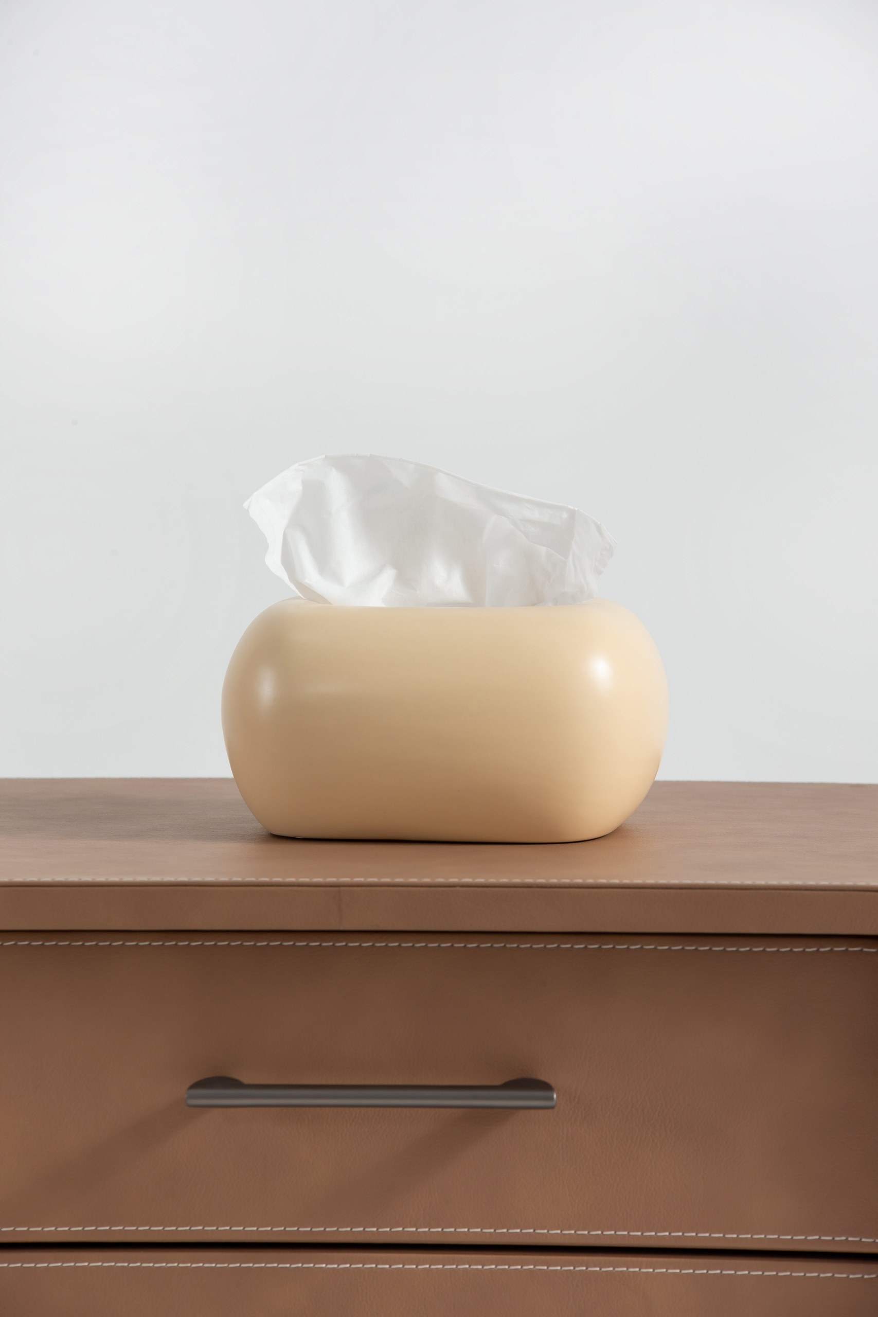 Creamy Ivory Ceramic Tissue Holder - Image 3