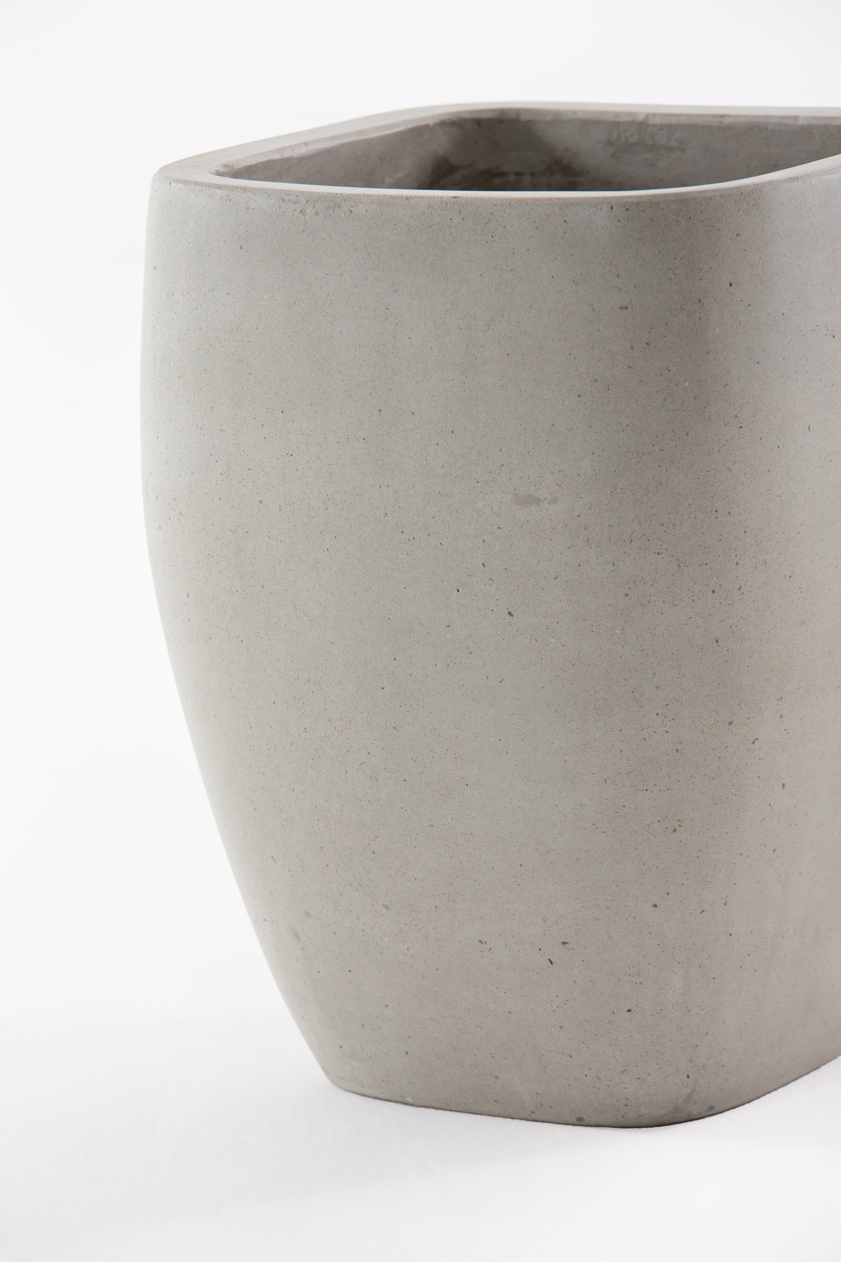 Ando Concrete Pot - Image 9