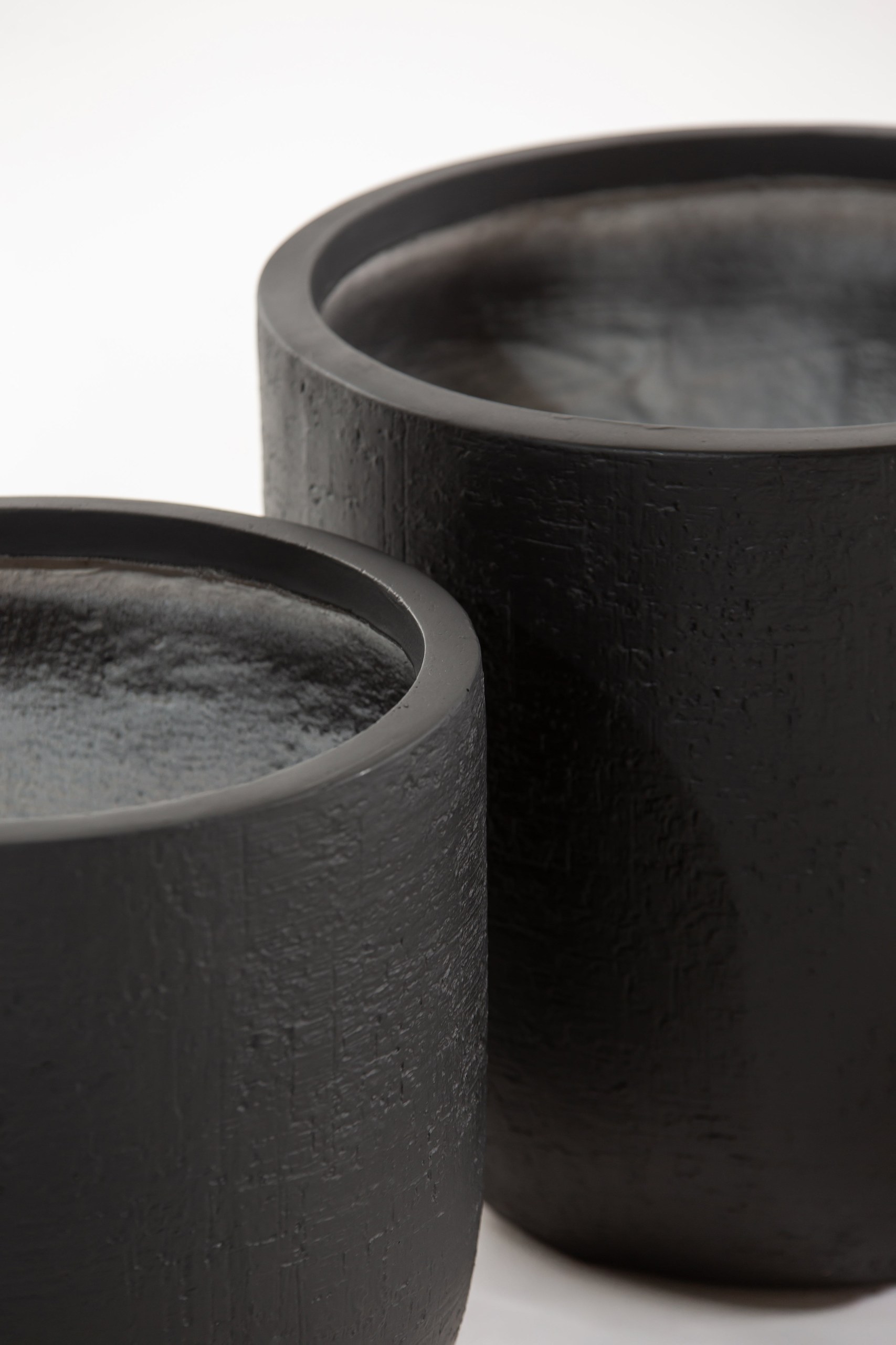 Black Fiber Clay Pot - Image 3