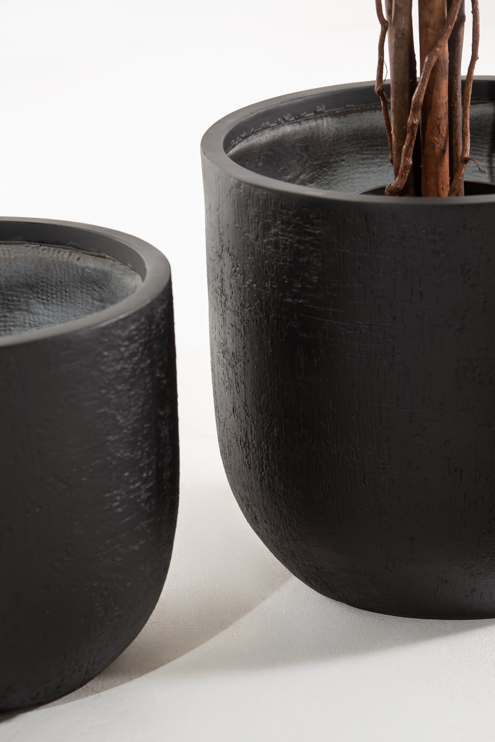 Black Fiber Clay Pot - Image 4