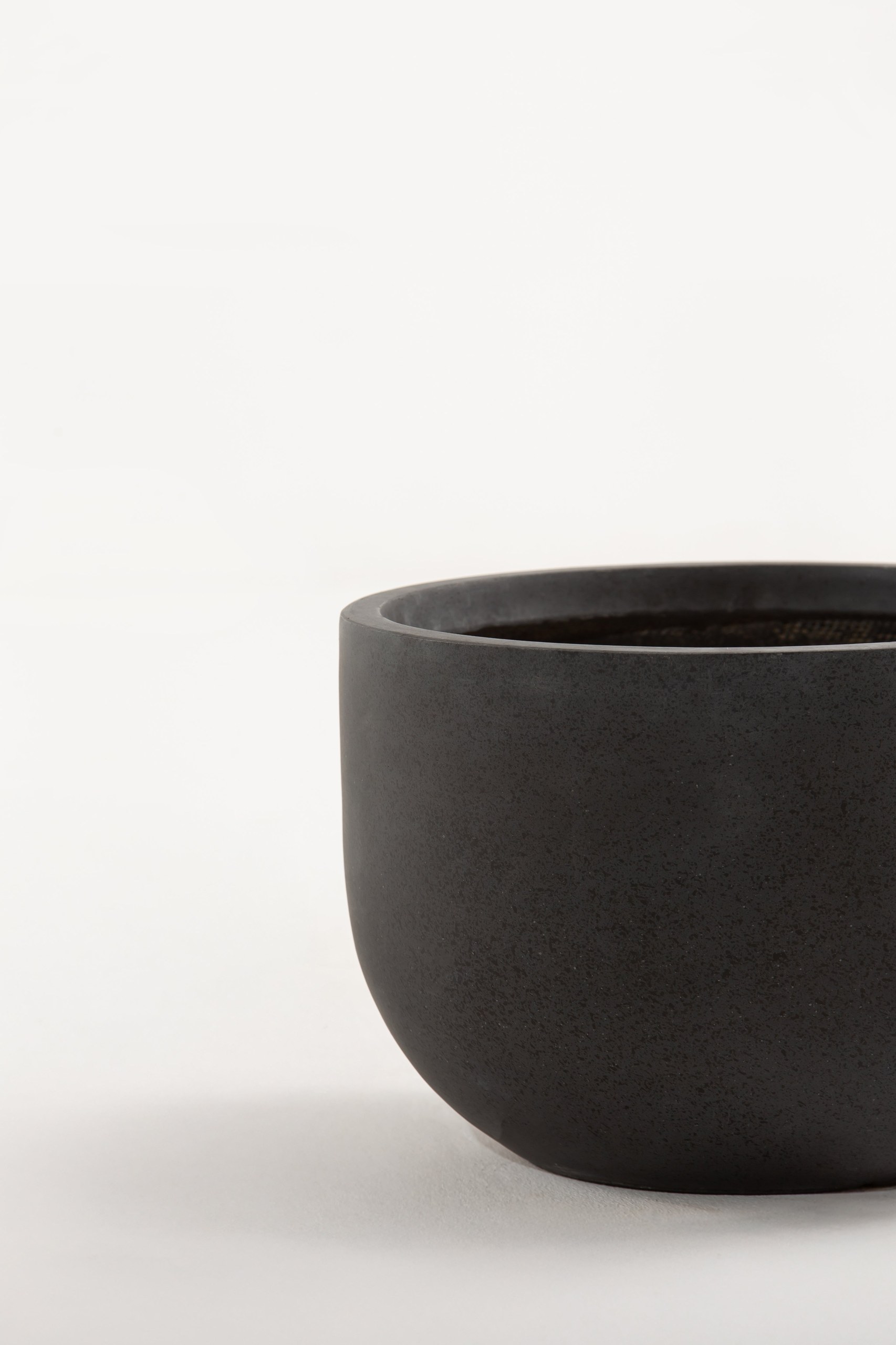 Rowanna Charcoal Black Fiber Pot - Image 3