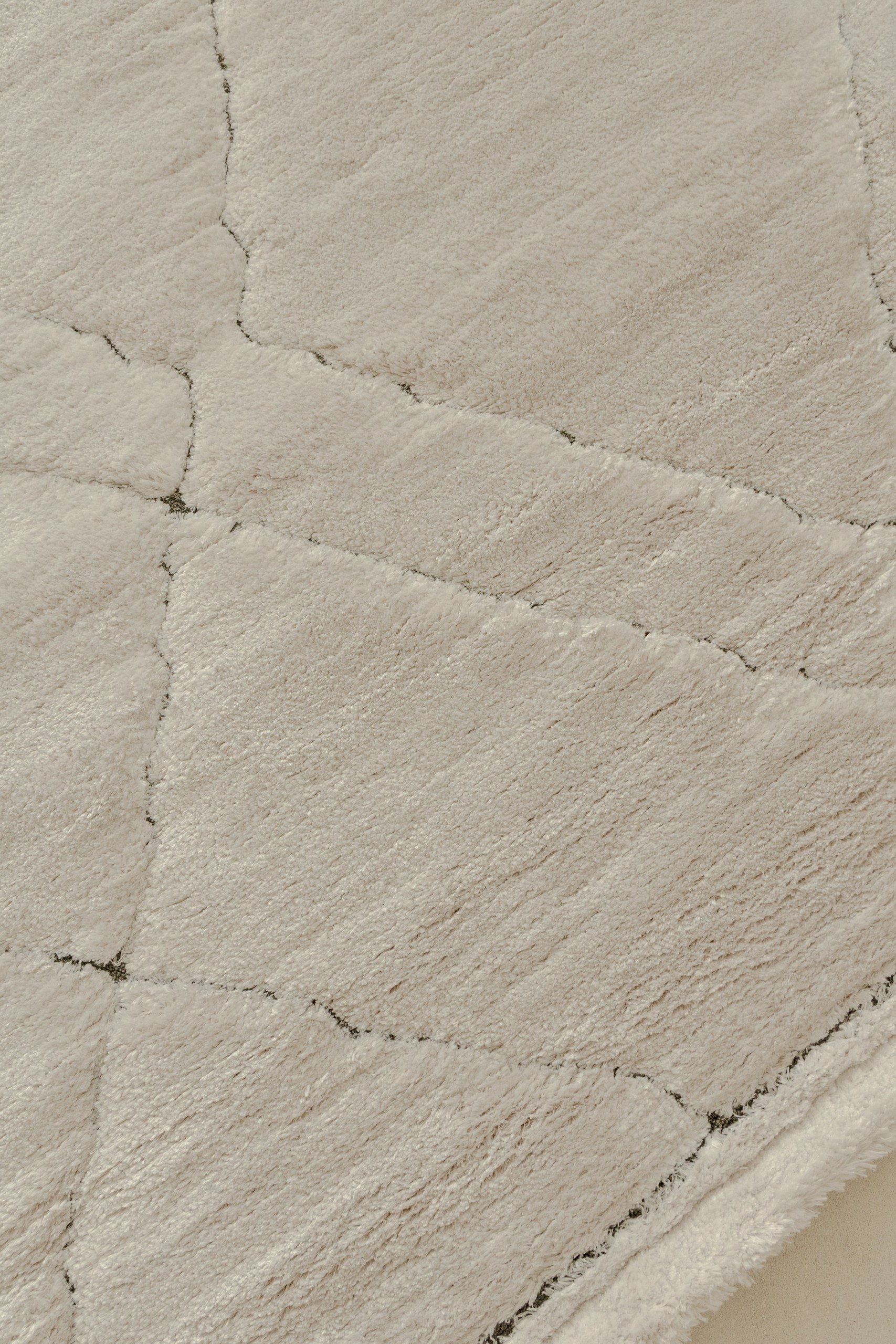Kortnei Geometric Rug - Image 10