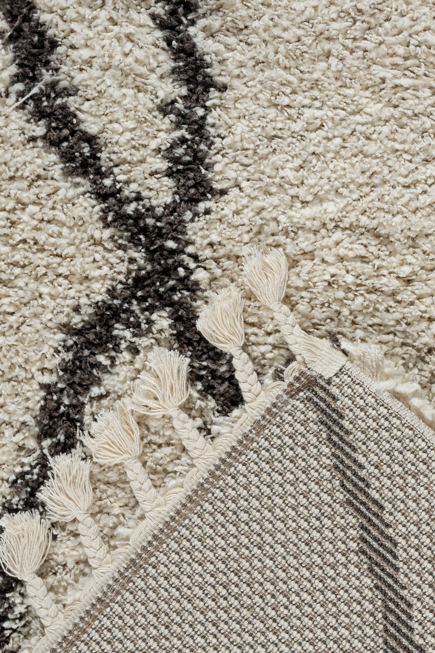 Beni Diamond Rug - Image 2