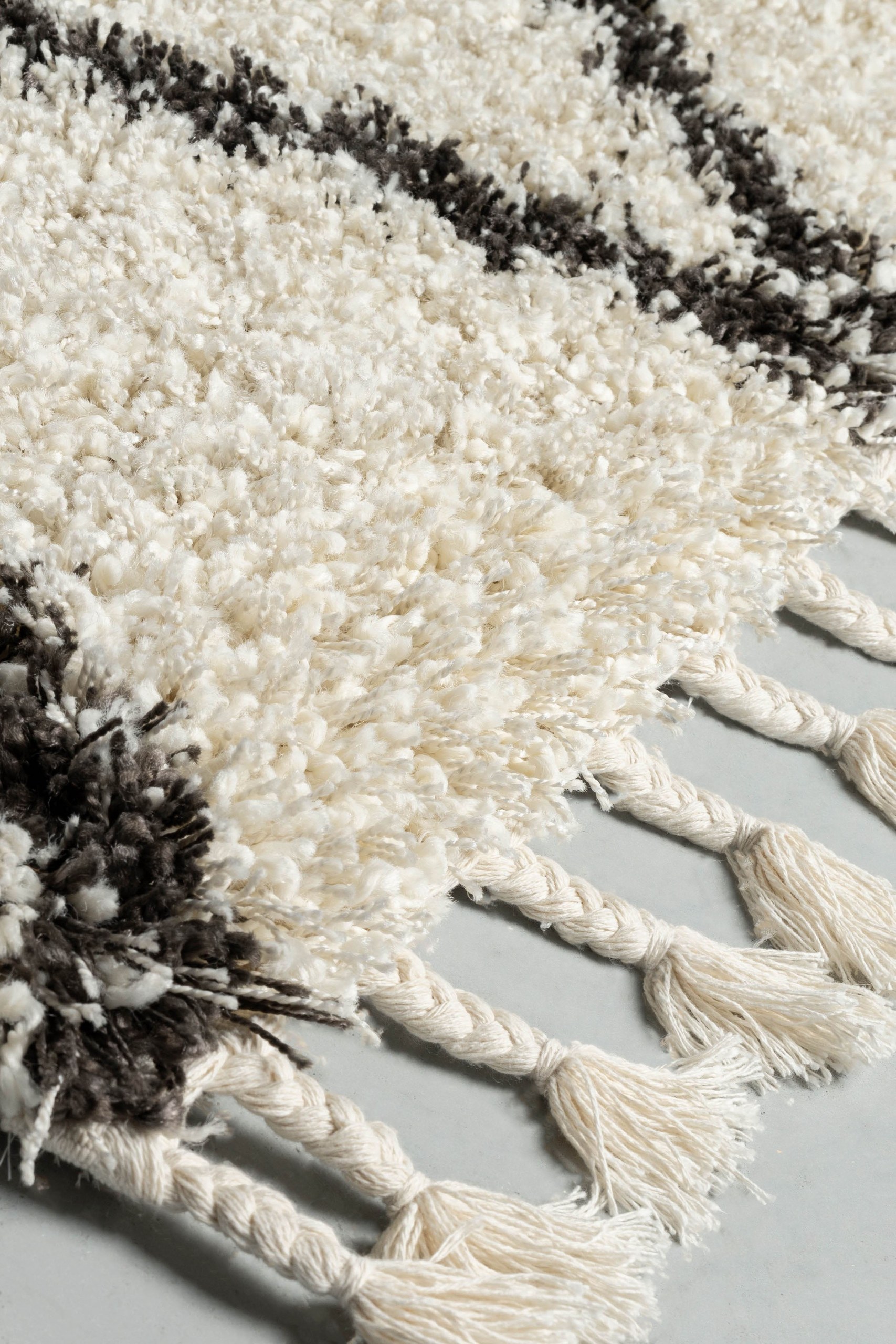 Beni Diamond Rug - Image 3