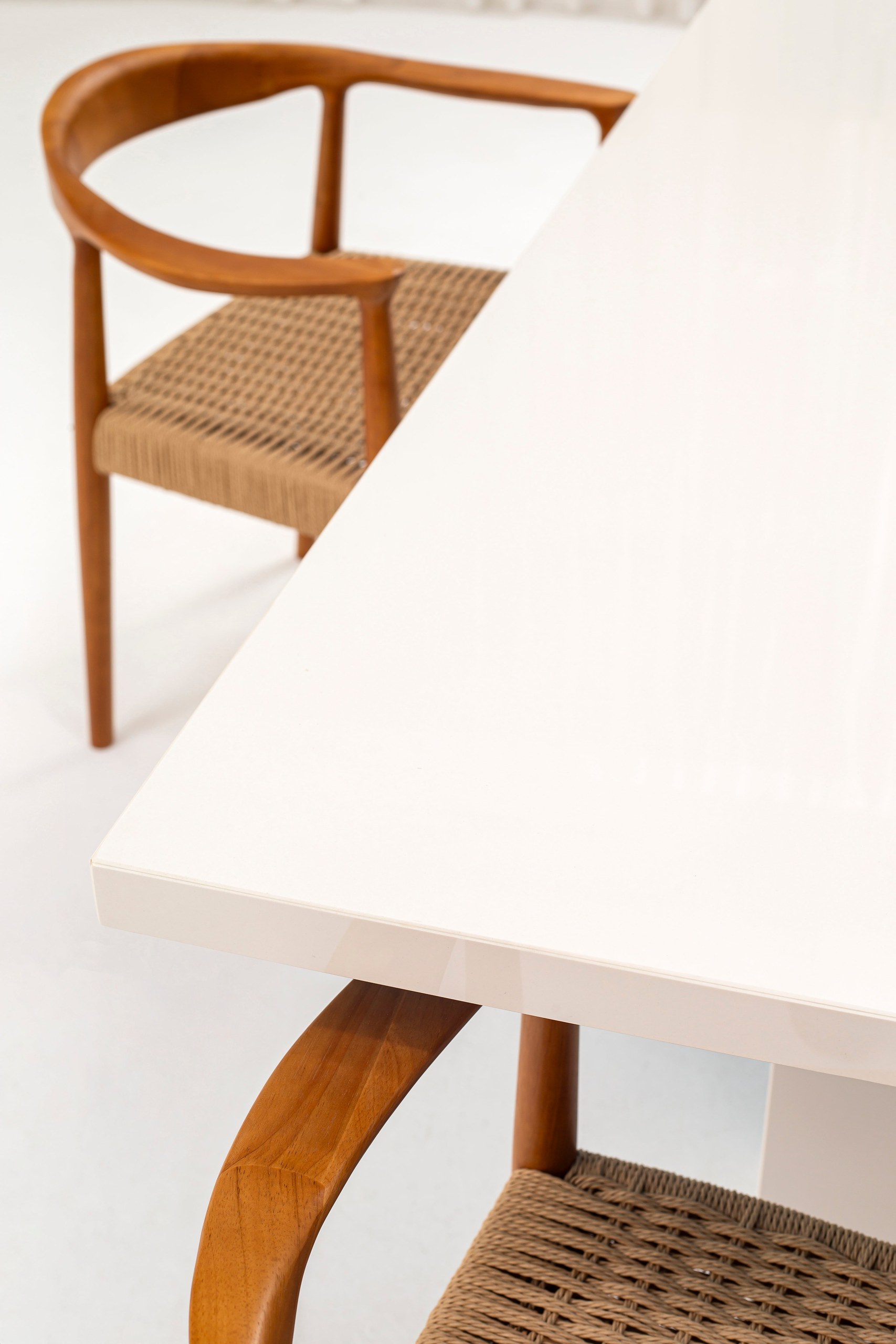 Avencia White Crystal Porcelain Dining Table - Image 2