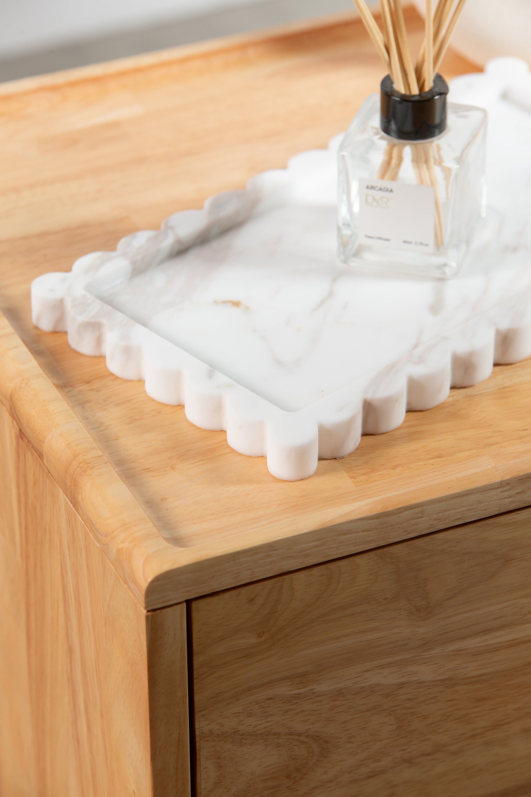 Calacatta Greek Rectangular Fluted Edge Tray - Image 2