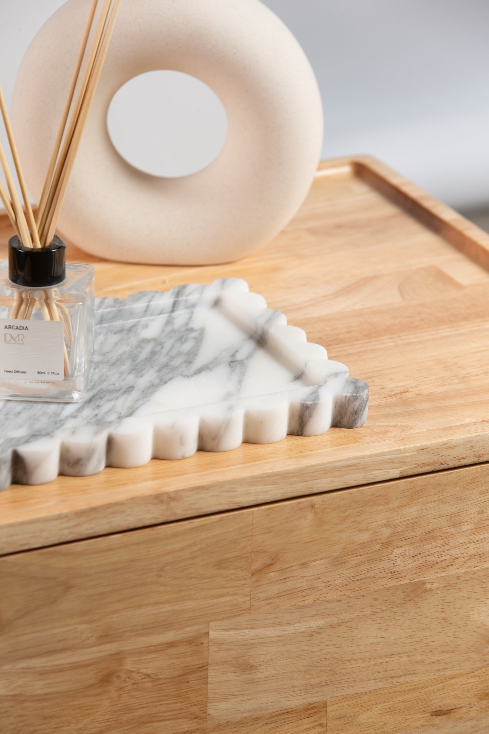Arabescato Rectangular Fluted Edge Tray - Image 3