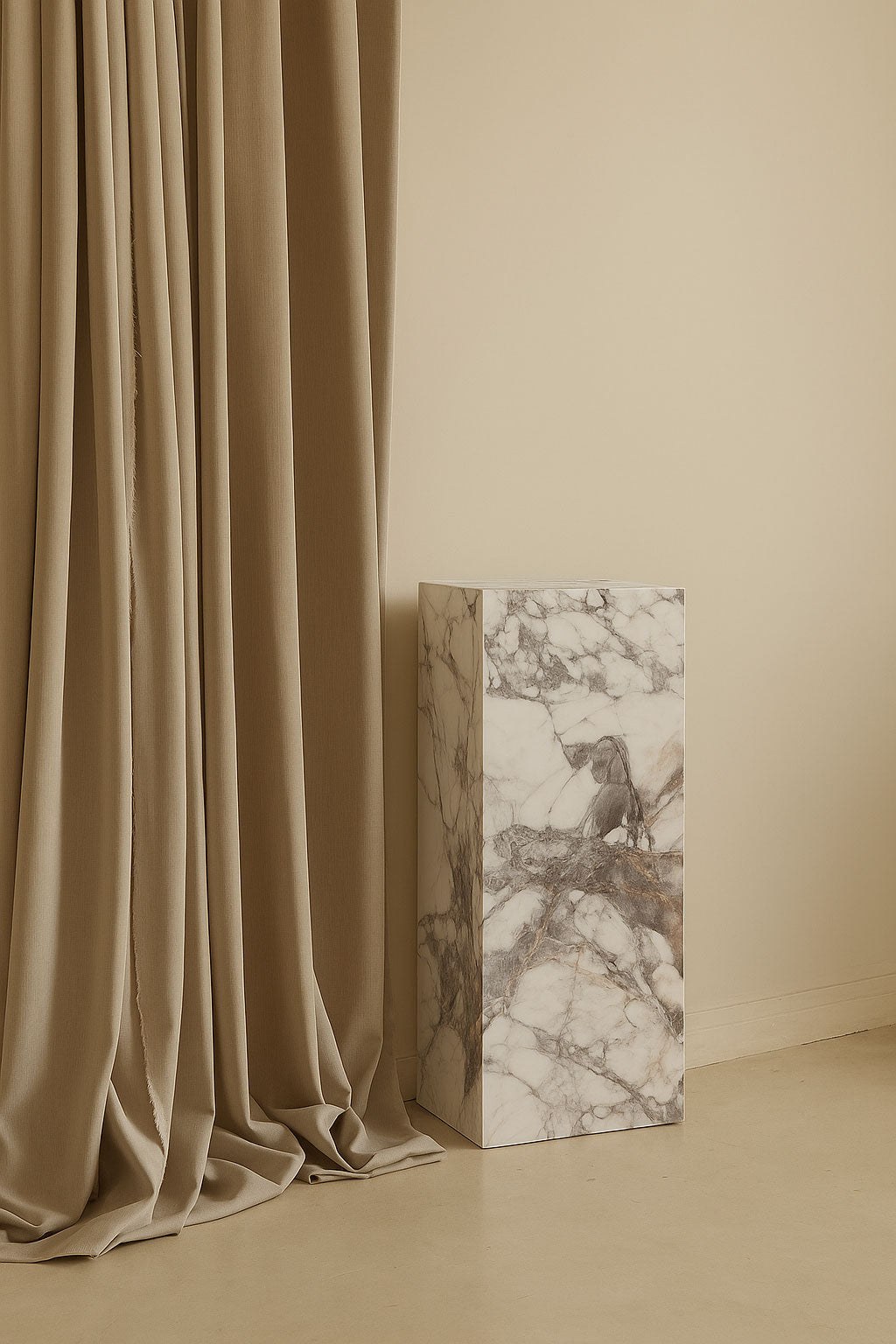 Zelda Grey Porcelain Plinth