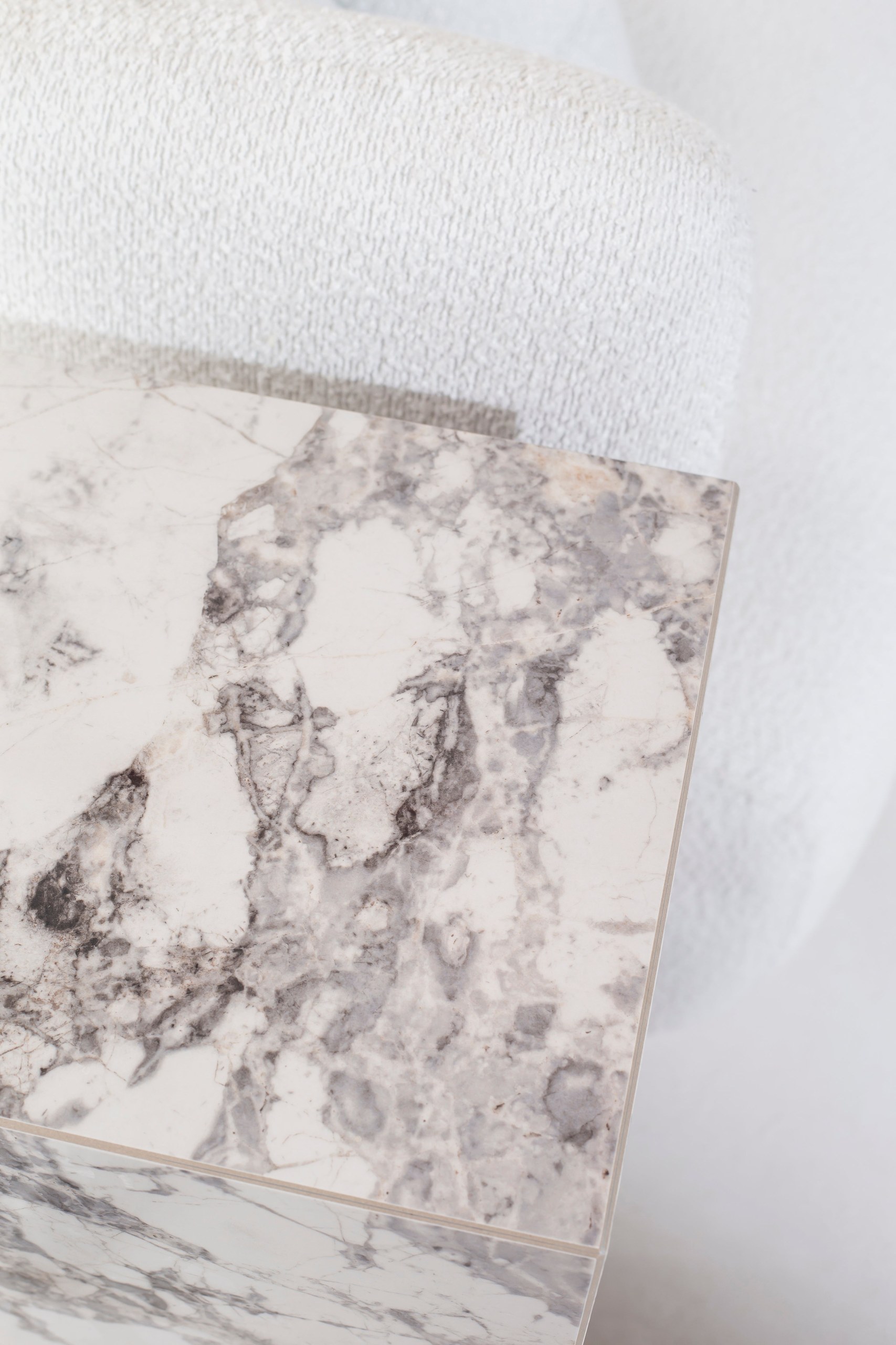 Zelda Grey Porcelain Plinth - Image 2