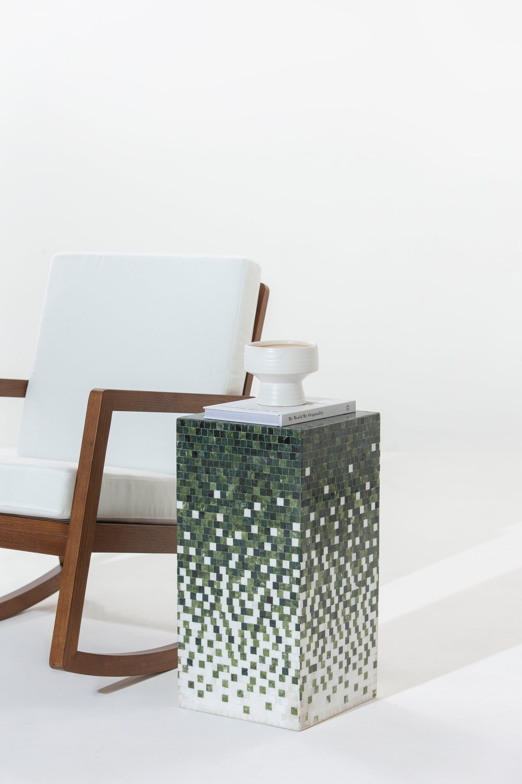 Zelda Green Gradient Marble Mosaic Plinth - Image 4