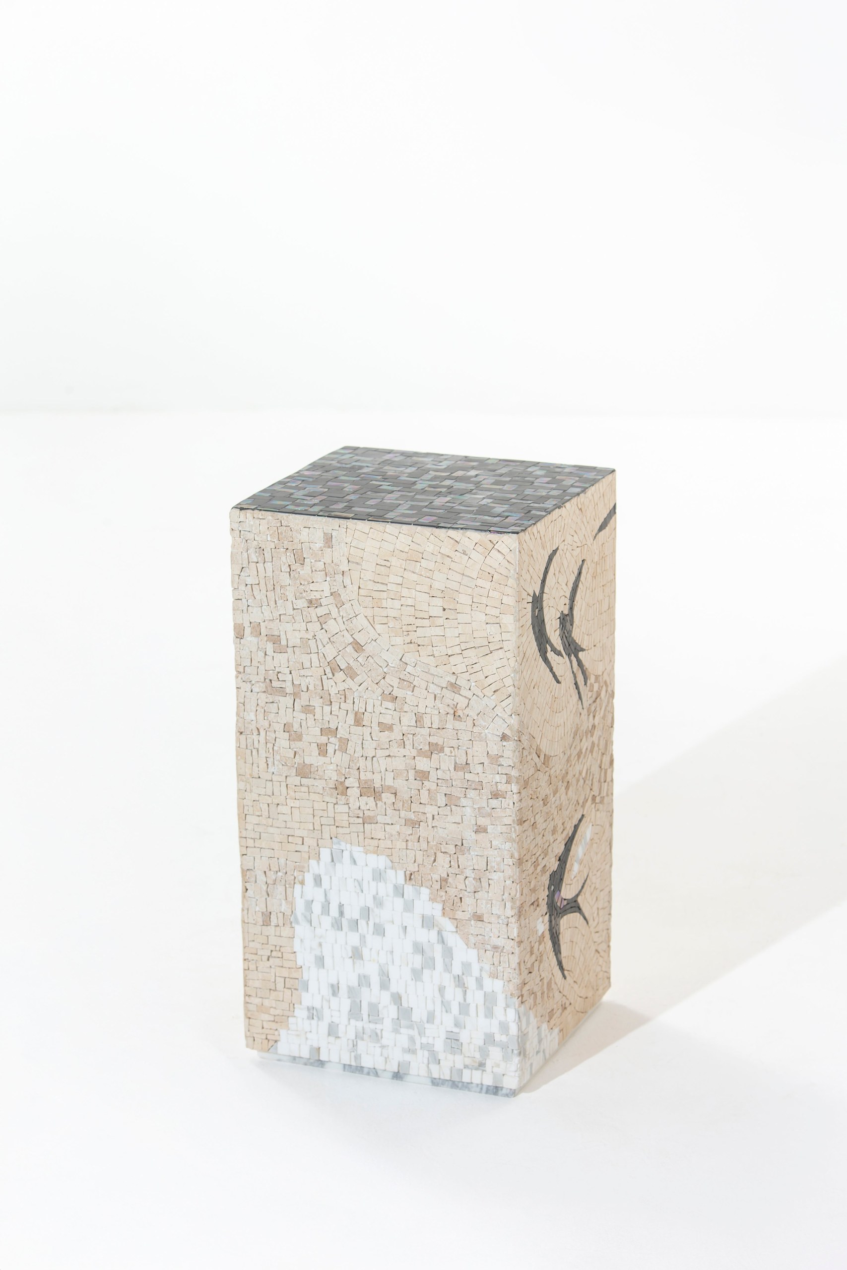 Zelda Nature Inspired Marble Mosaic Plinth - Image 4