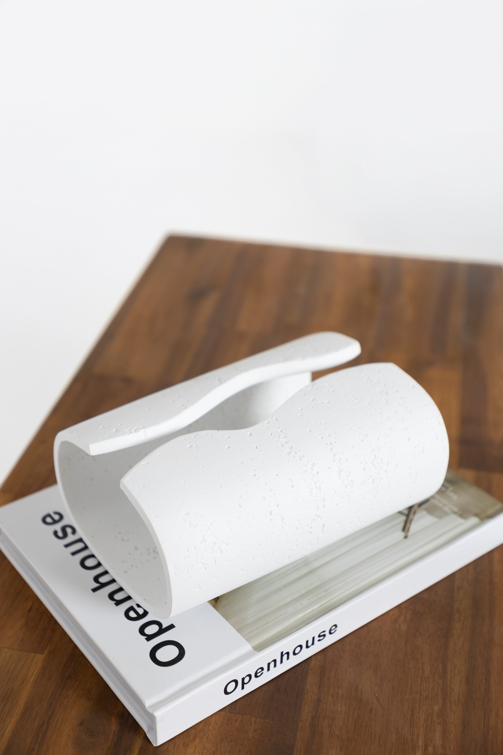 Alvara White Curve Tissue Holder - Image 4