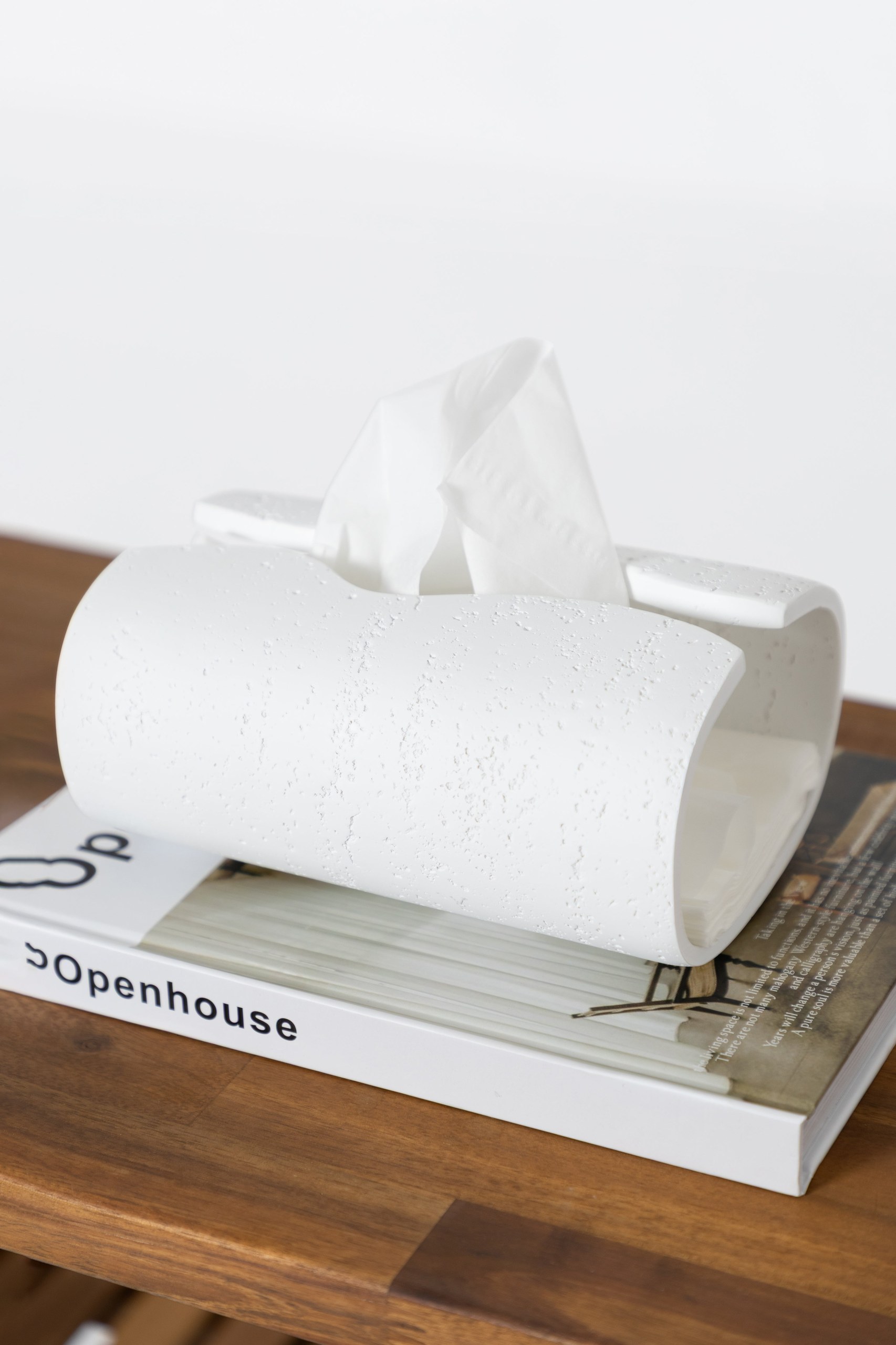 Alvara White Curve Tissue Holder - Image 6