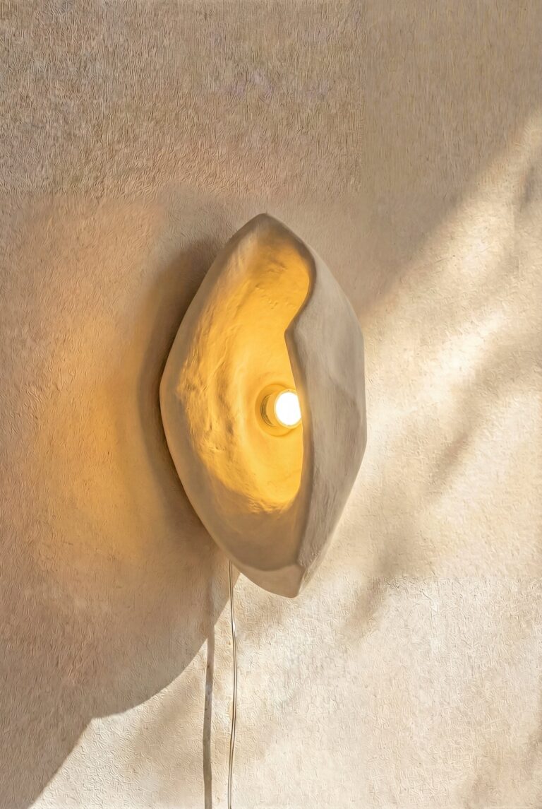 Concha Wall Light